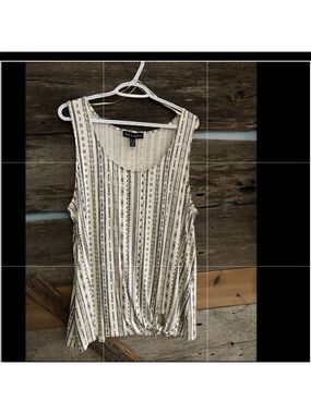 Love & Legend plus size 2X tank tip with tie front